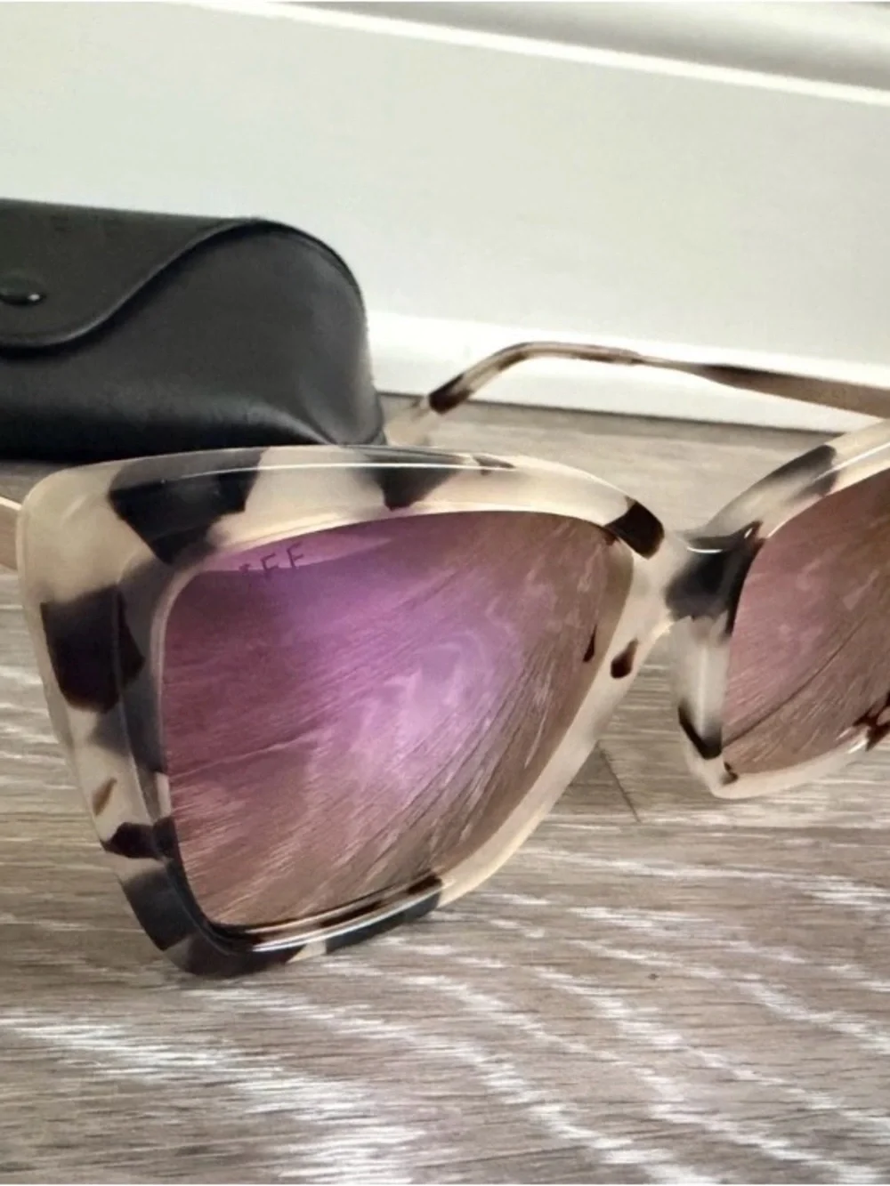 DIFF Becky II CT-PK 30 Cream Tortoiseshell Cat-Eye Sunglasses with Pink Lenses